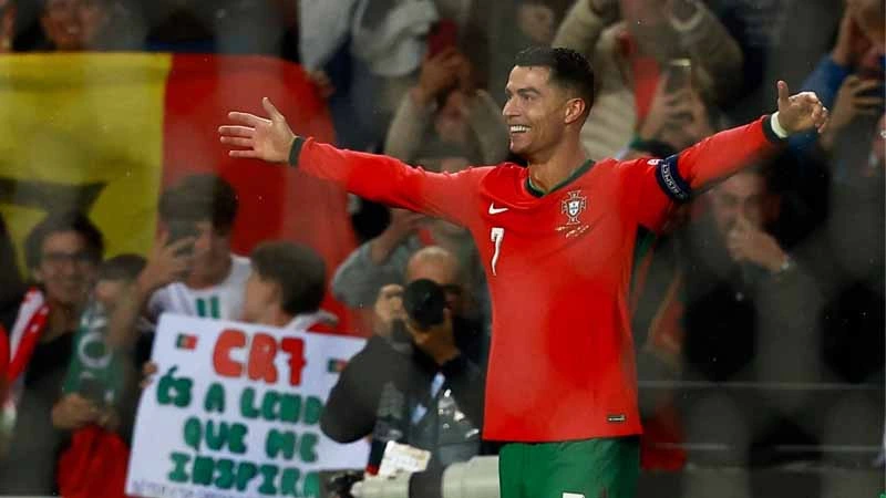 Ronaldo ghi bàn với tỷ số 5-1 vào rạng sáng ngày 16/11